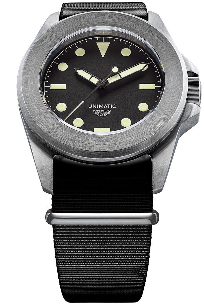 Unimatic Modello Quattro U4 Classic 40 mm svart urtavla och Natoband UC-4