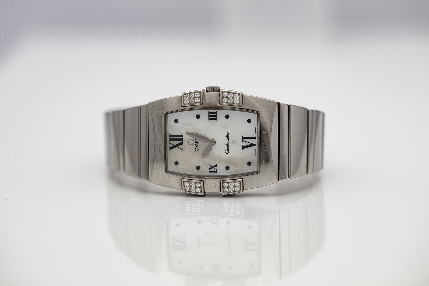 PRE-OWNED OMEGA Constellation Quadrella Stainless Steel Mother of Pearl Ref 15867000