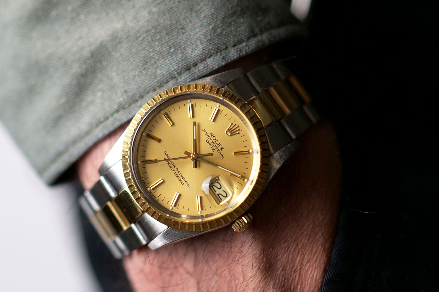 PRE-OWNED Rolex Oyster Perpetual Date 15053