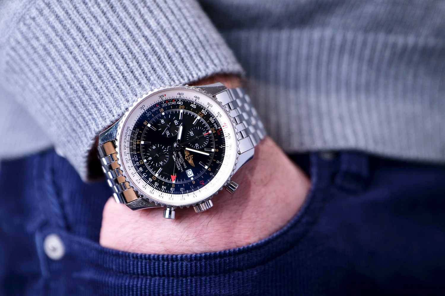 SÅLD - BEGAGNAD Breitling Navitimer World Svart & Länk A24322