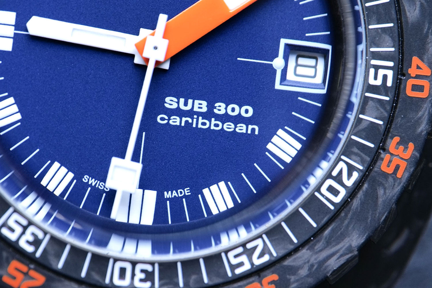PRE-OWNED DOXA Sub 300 Carbon Caribbean Navy Blue & Rubber Strap 822.70.201.20