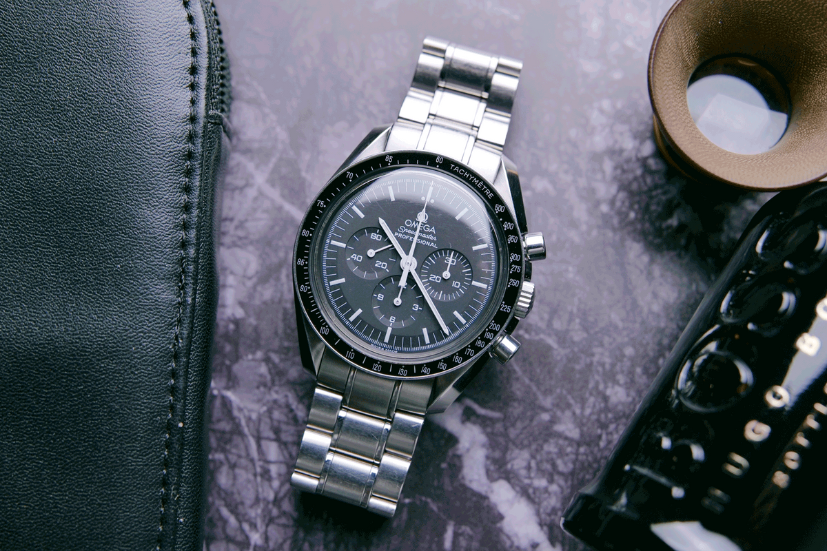 BEGAGNAD Omega Speedmaster Moonwatch 35705000 År 2004