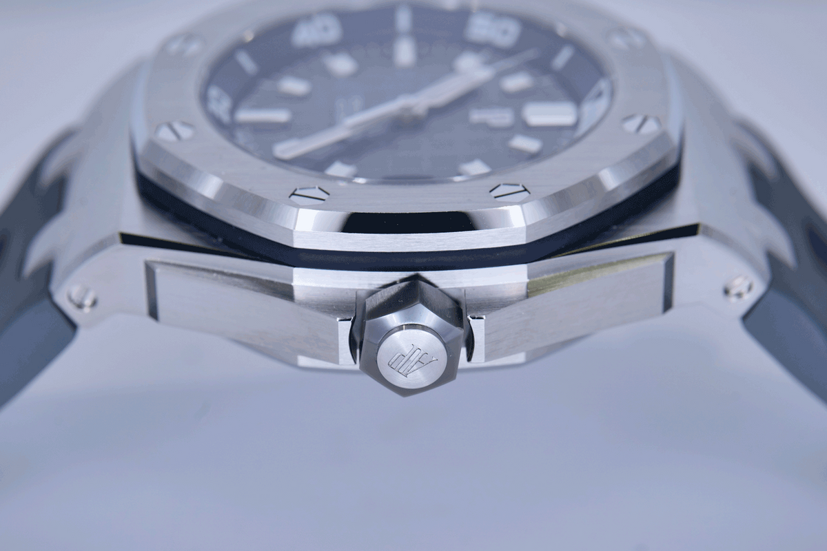 PRE-OWNED Audemars Piguet Royal Oak Offshore 15720ST.OO.A009CA.01