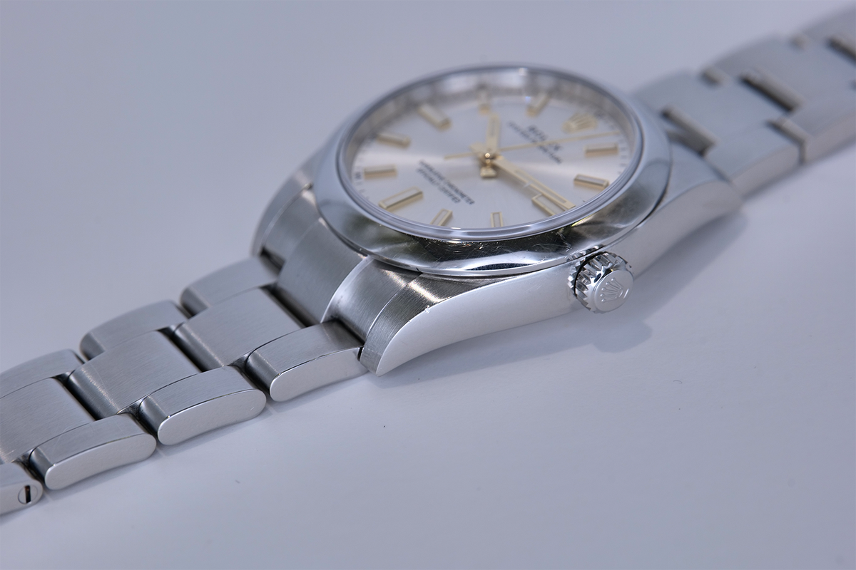 PRE-OWNED Rolex Oyster Perpetual 124200