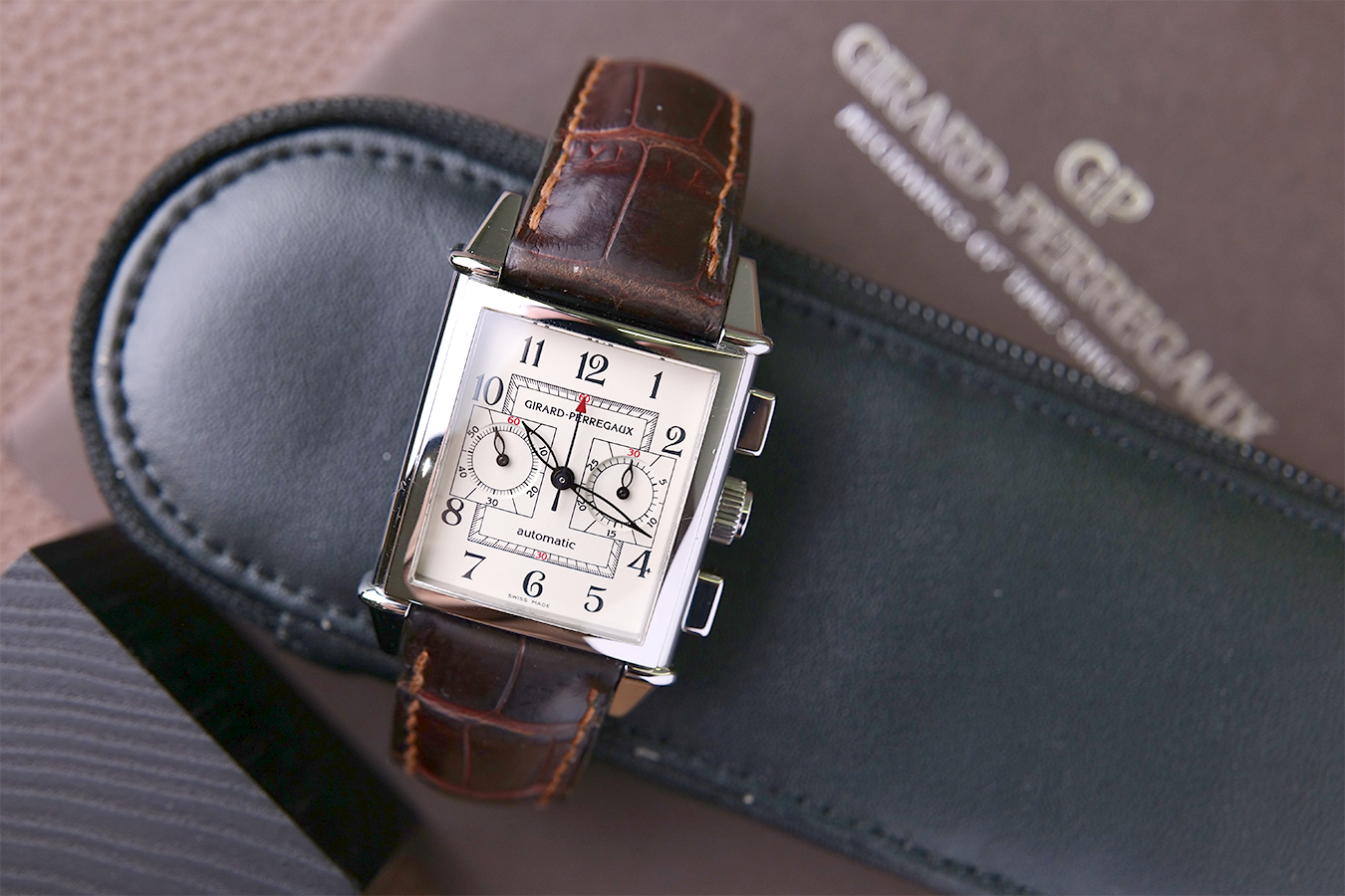 BEGAGNAD Girard-Perregaux 1945 25990.0.11.8186