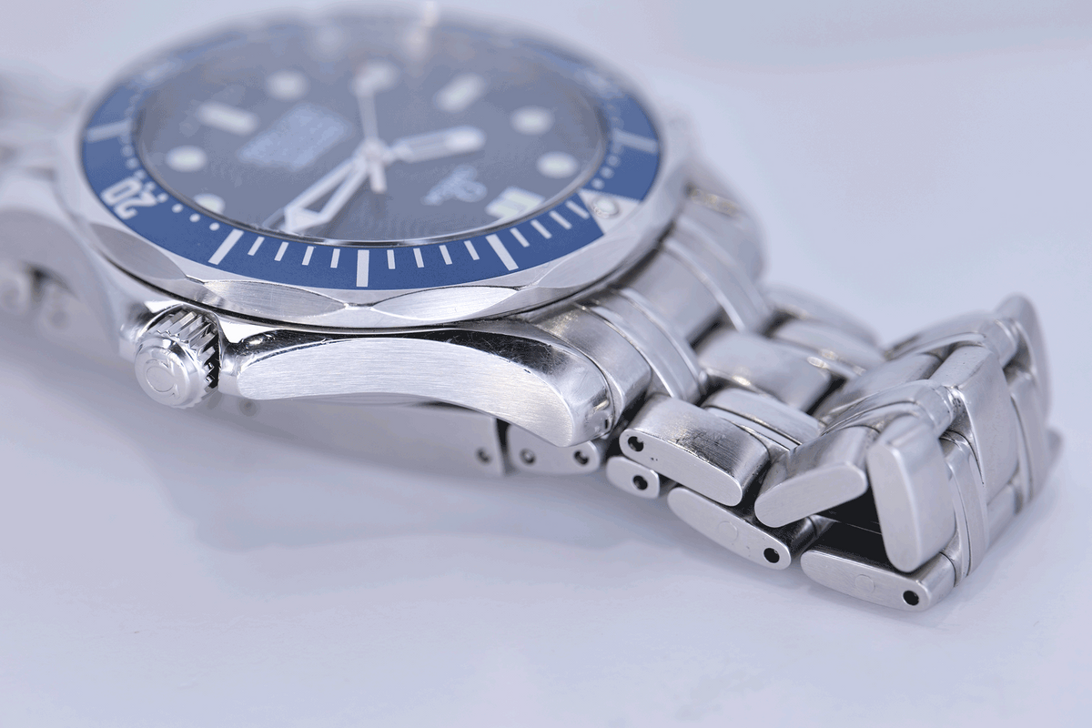 BEGAGNAD Omega Seamaster Diver ”James Bond” 25318000