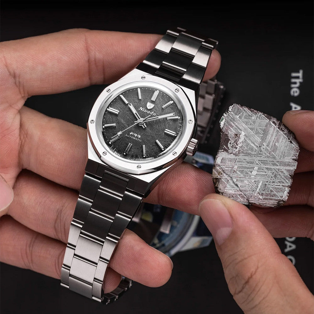 Nivada Grenchen F77 Titanium Météorite