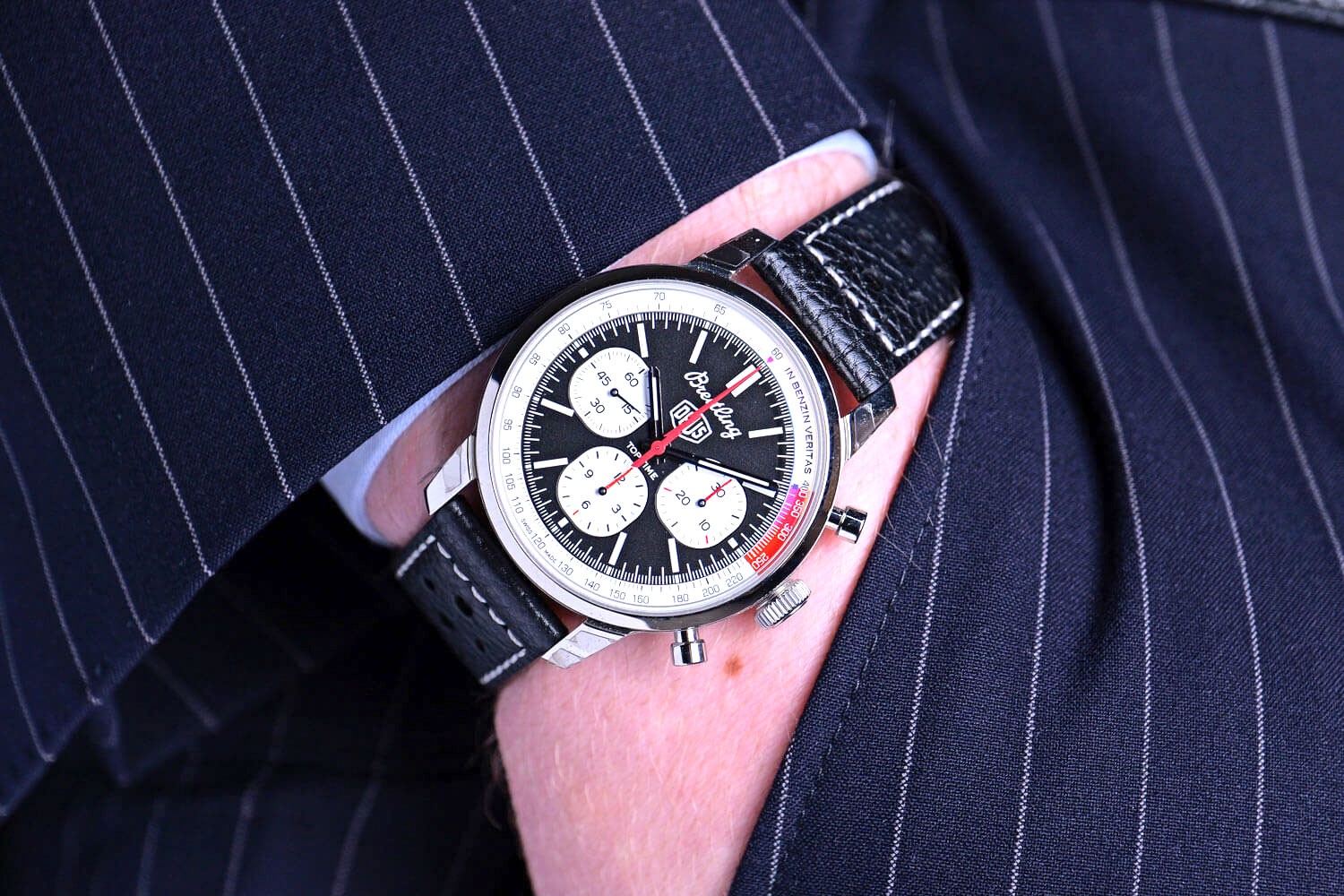 BEGAGNAD Breitling Top Time "Deus" AB0176