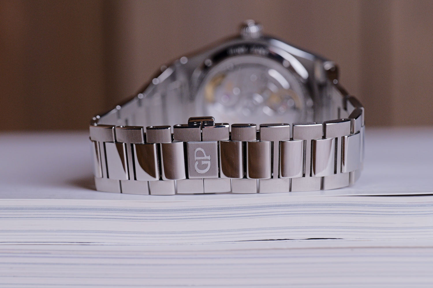 PRE-OWNED Girard-Perregaux Laureato 81010-11-131-11A