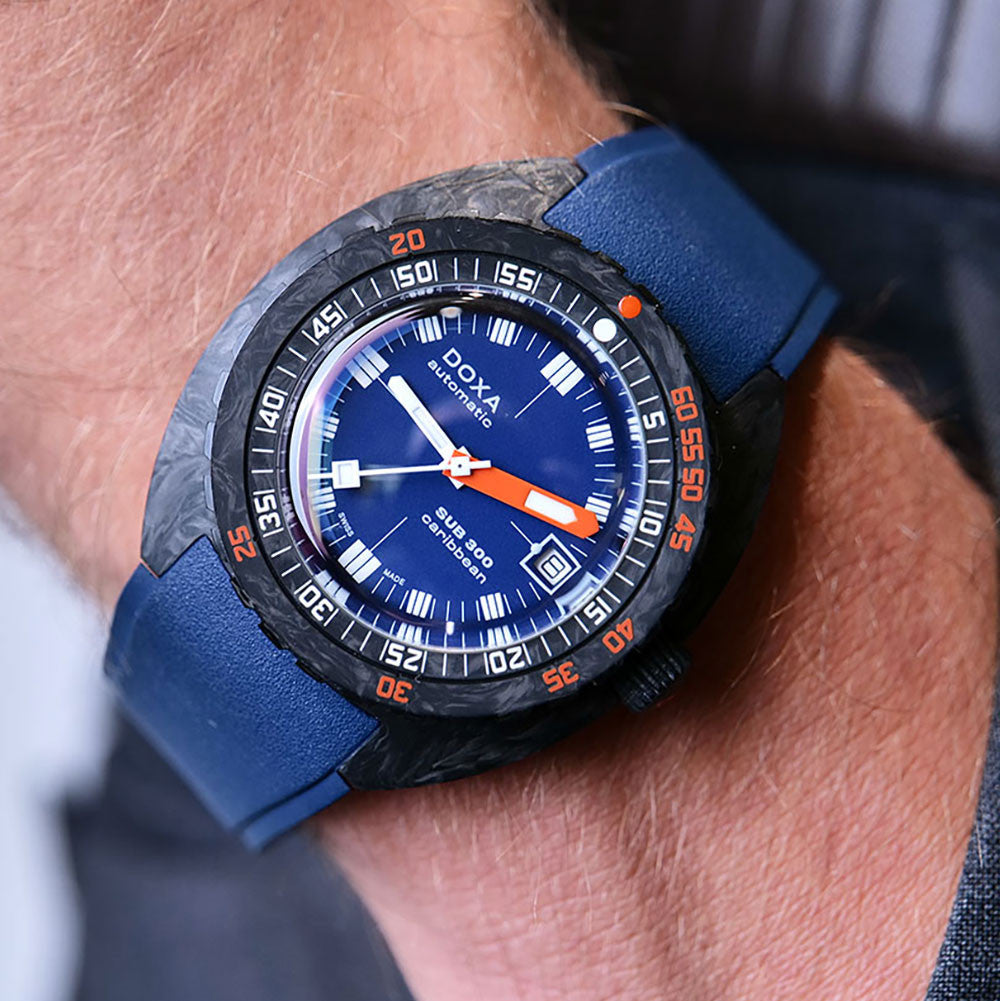PRE-OWNED DOXA Sub 300 Carbon Caribbean Navy Blue & Rubber Strap 822.70.201.20