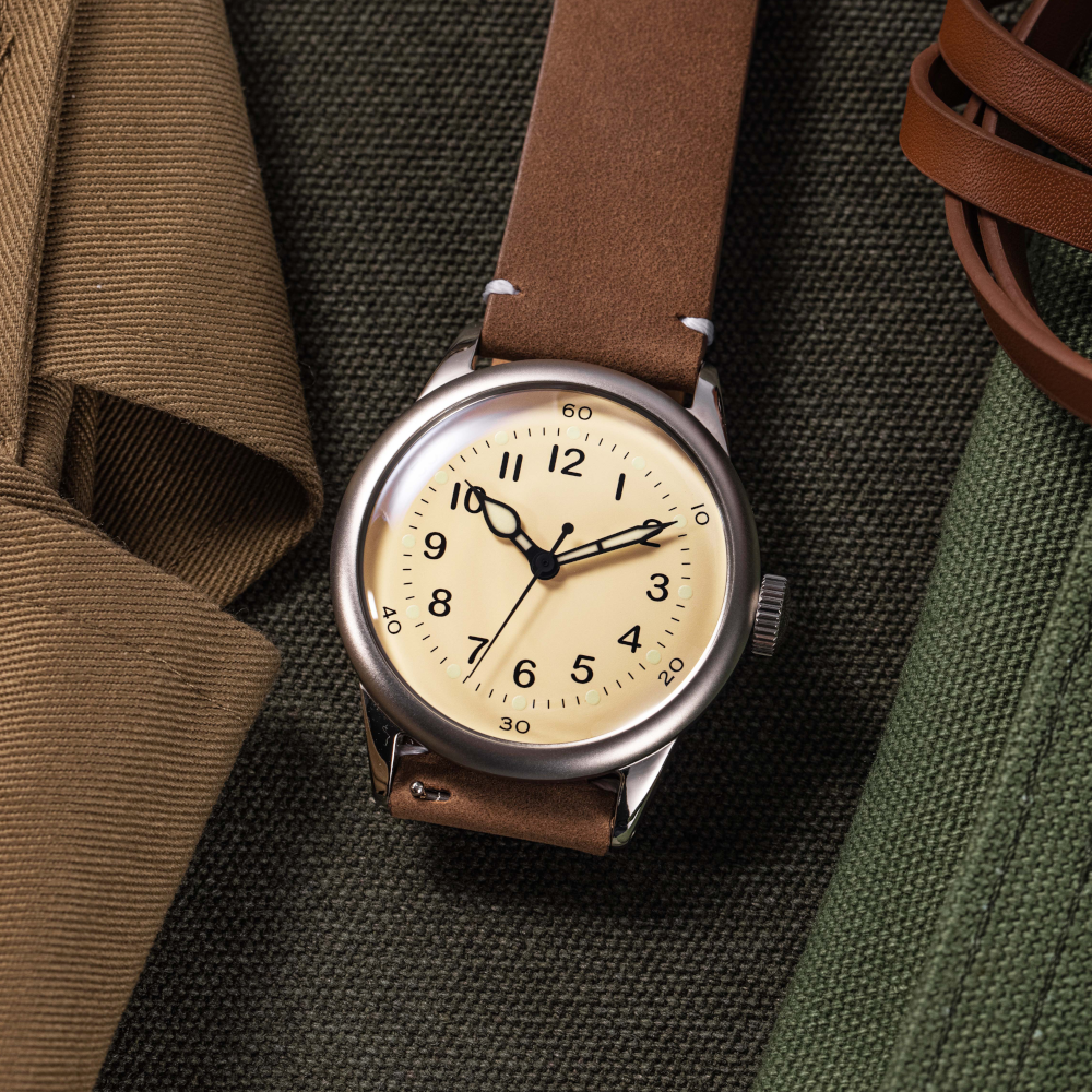 Praesidus Service Watch White Leather P-38-MIC-D
