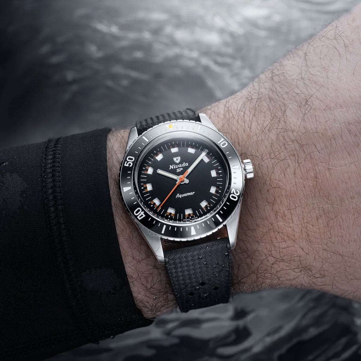 Nivada Grenchen Aquamar Black Rubber Tropic 32068A01