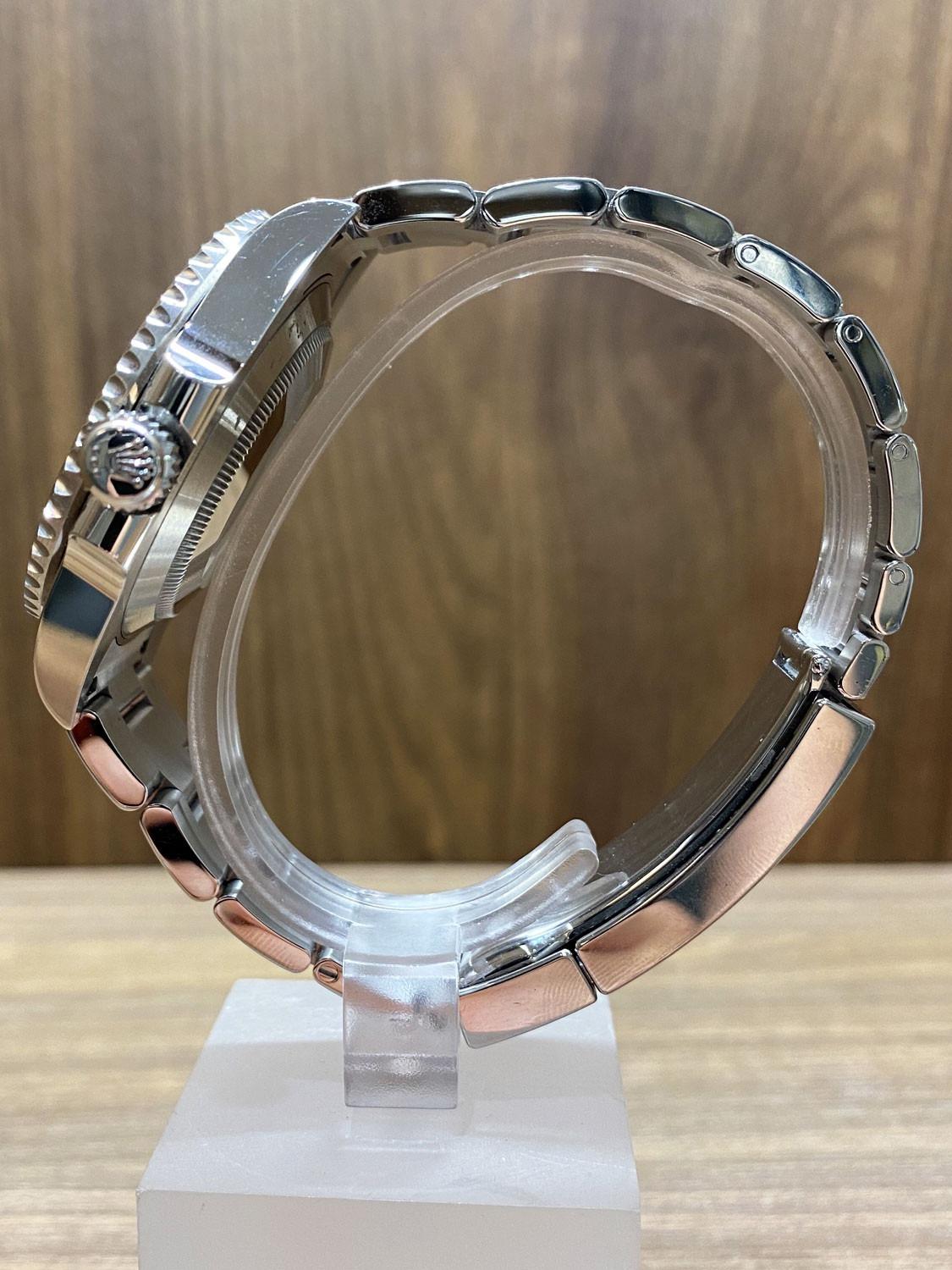 BEGAGNAD Rolex Submariner Date Svart År 2017