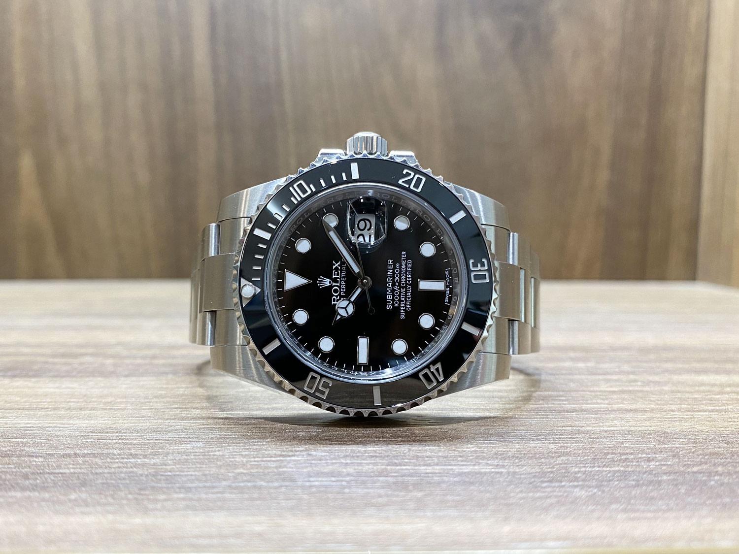 BEGAGNAD Rolex Submariner Date Svart År 2017