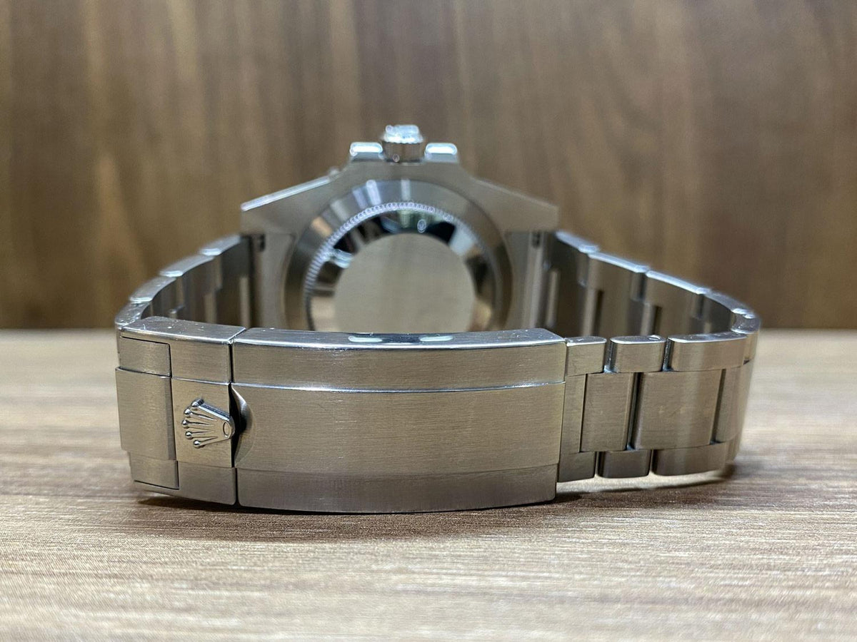 BEGAGNAD Rolex Submariner Date Svart År 2017