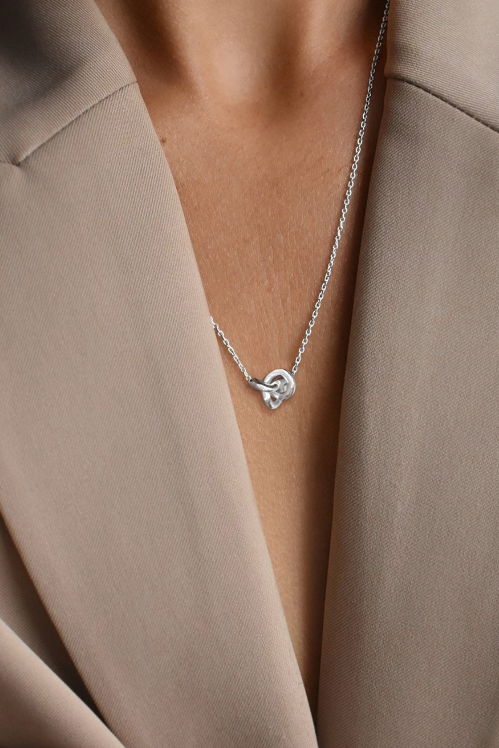 Drakenberg Sjölin Le Knot Halsband Silver LKT-N1M000-S