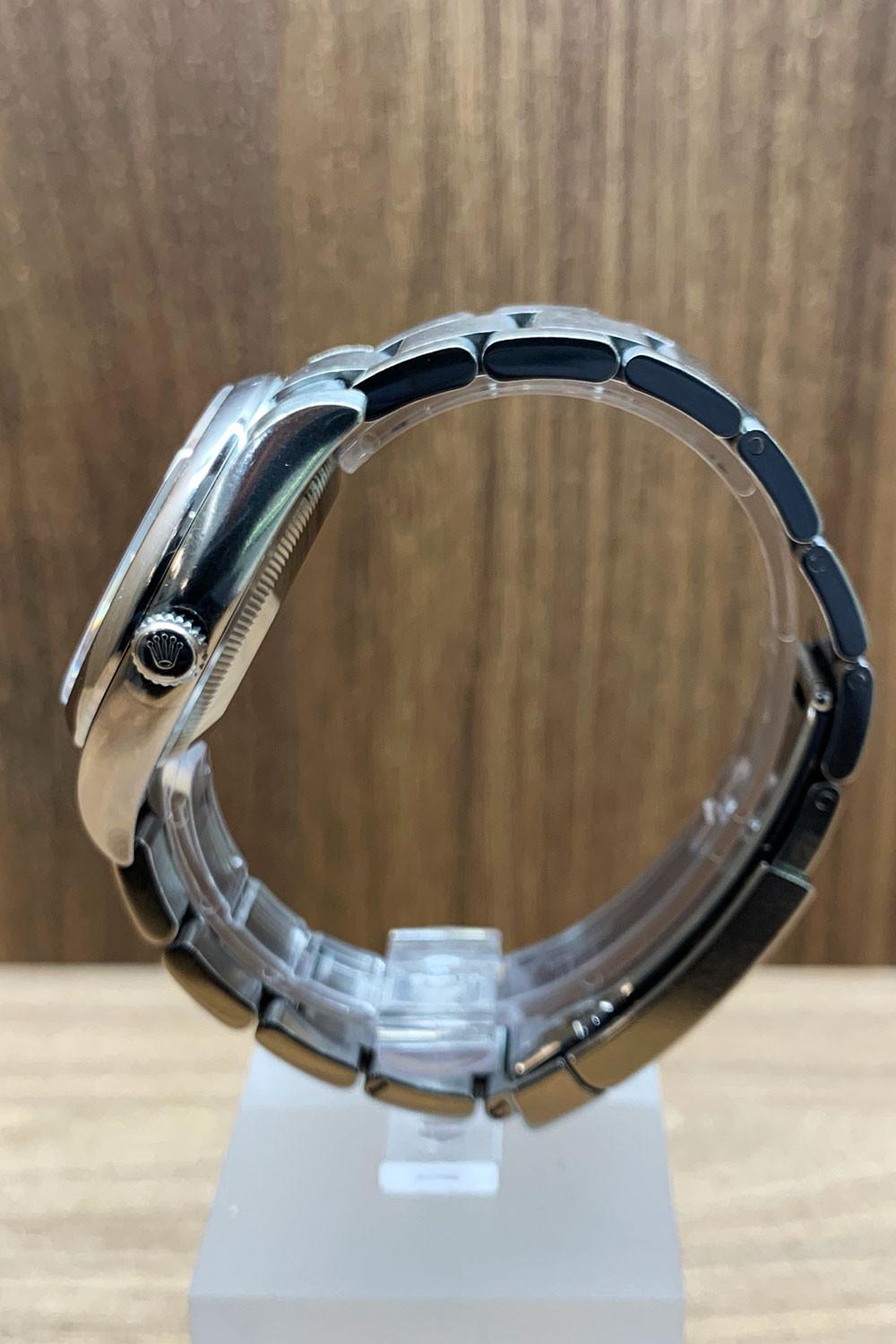 BEGAGNAD Rolex Oyster Perpetual 34 mm, silver och stålarmband 114200