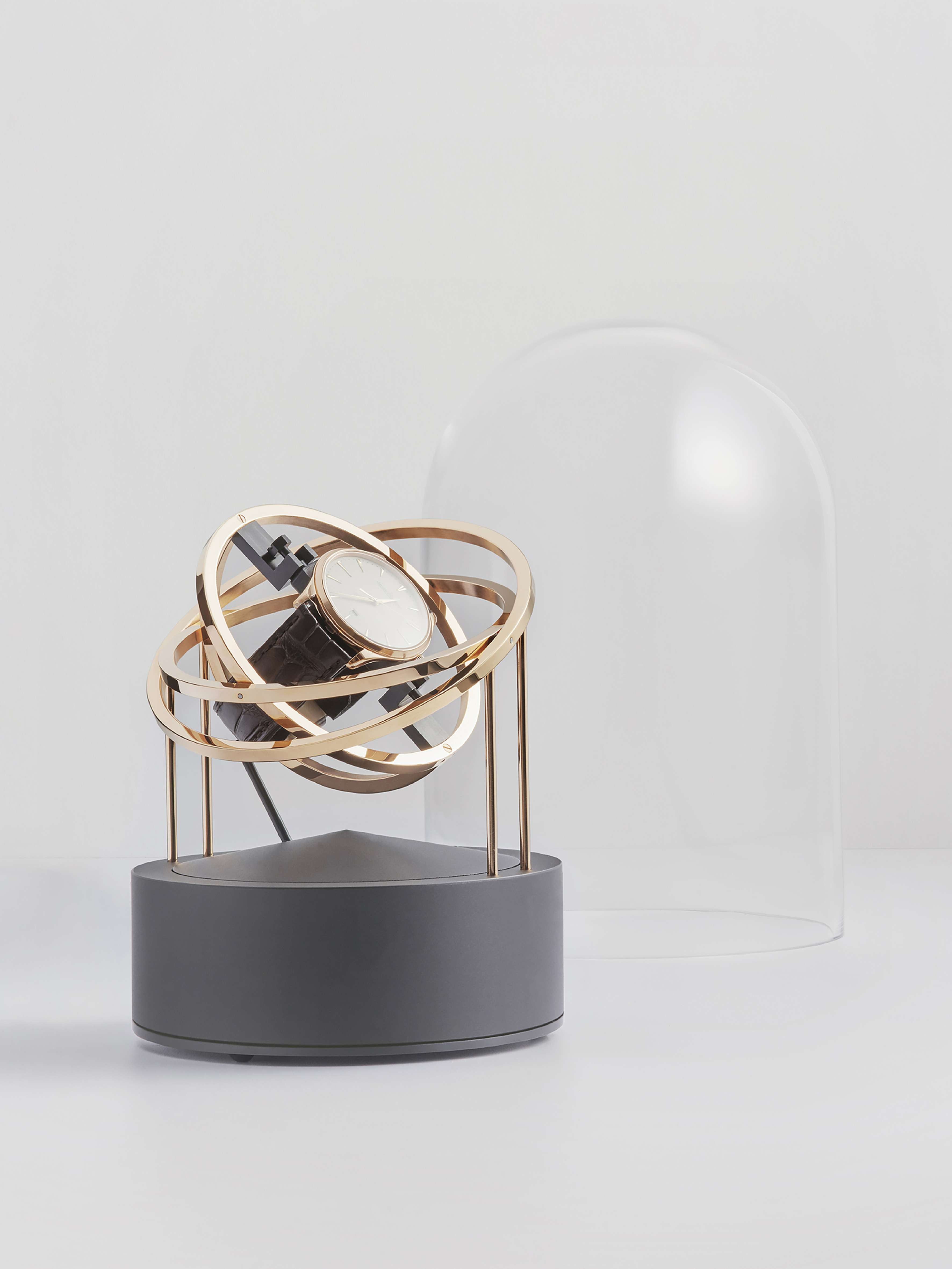 Bernard Favre - Planet Double-Axis Winder Gold Rings & Black Base 102900