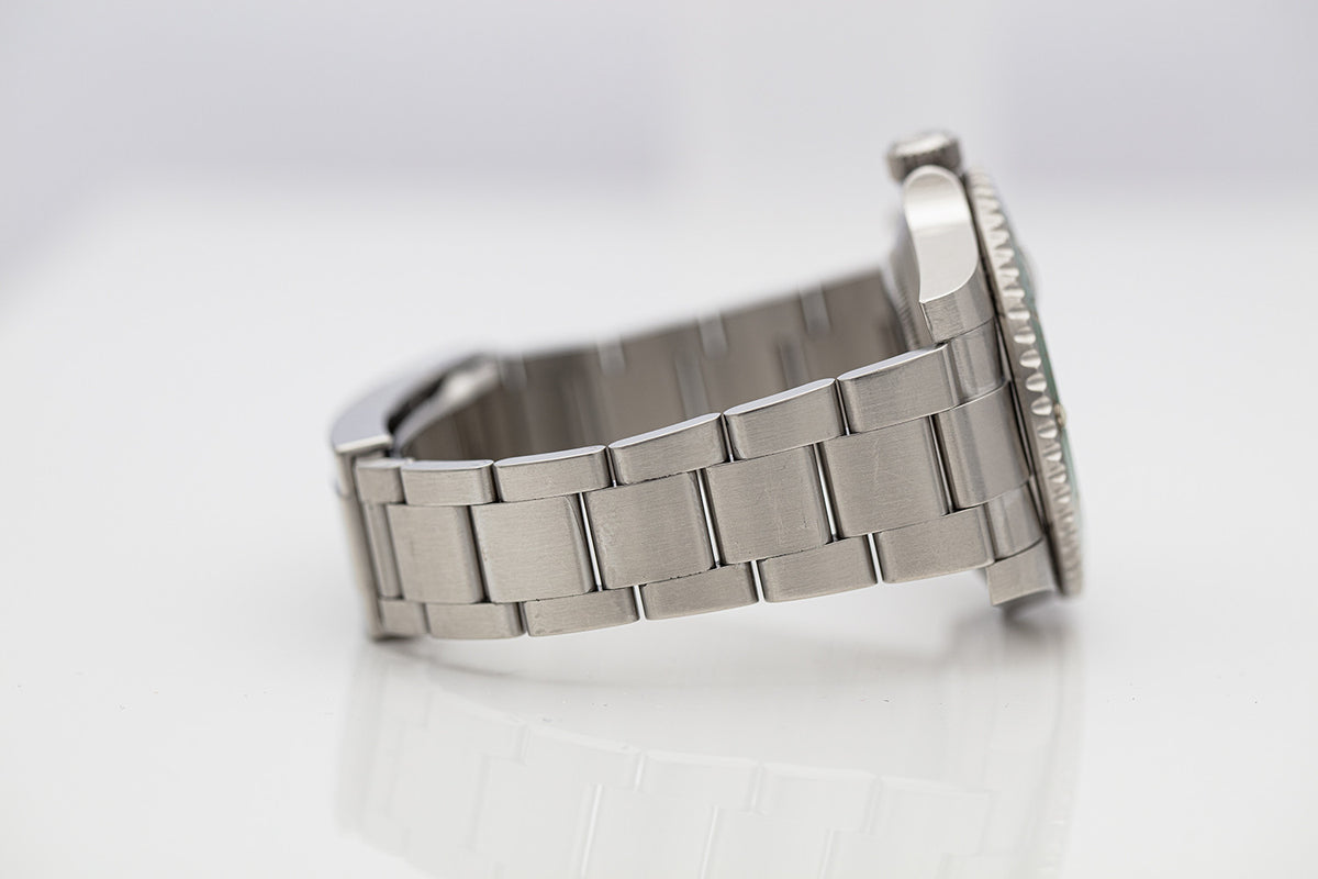 SÅLD - BEGAGNAD Rolex Submariner Date "Hulk" 40mm Grön Stål 116610LV