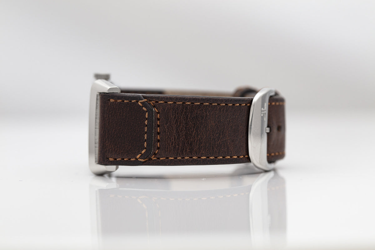 SÅLD – BEGAGNAD Jaeger-LeCoultre Reverso vit & läderarmband Q2438522