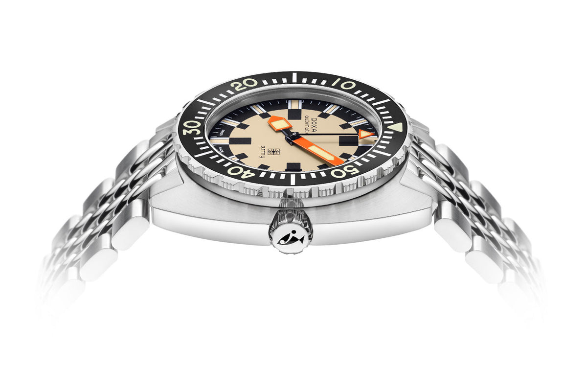 DOXA Army Black Steel Bezel & Bracelet 785.10.031.10
