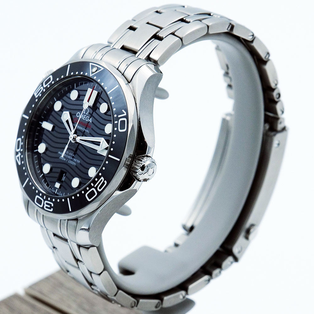SOLD-PRE-OWNED Omega Seamaster Diver 300 M	210.30.42.20.01.001