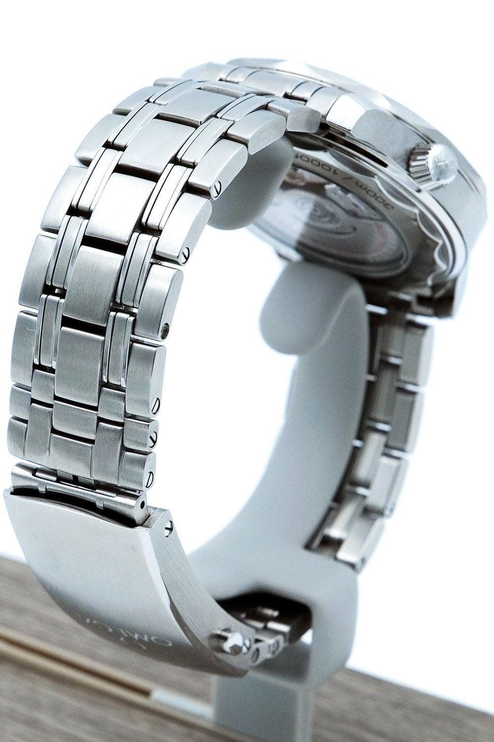 SOLD-PRE-OWNED Omega Seamaster Diver 300 M	210.30.42.20.01.001