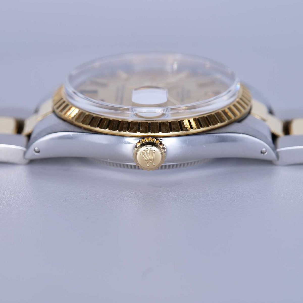 PRE-OWNED Rolex Oyster Perpetual Date 15053