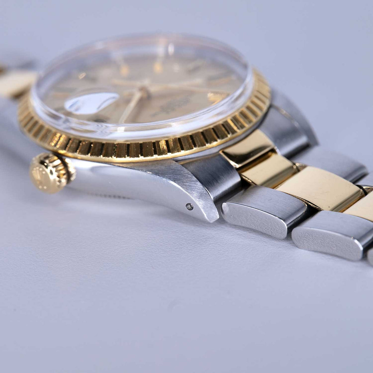 PRE-OWNED Rolex Oyster Perpetual Date 15053