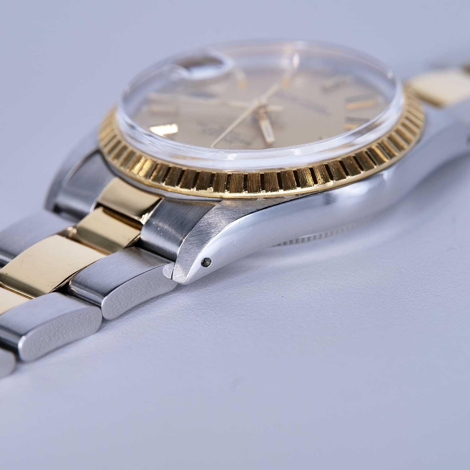 PRE-OWNED Rolex Oyster Perpetual Date 15053