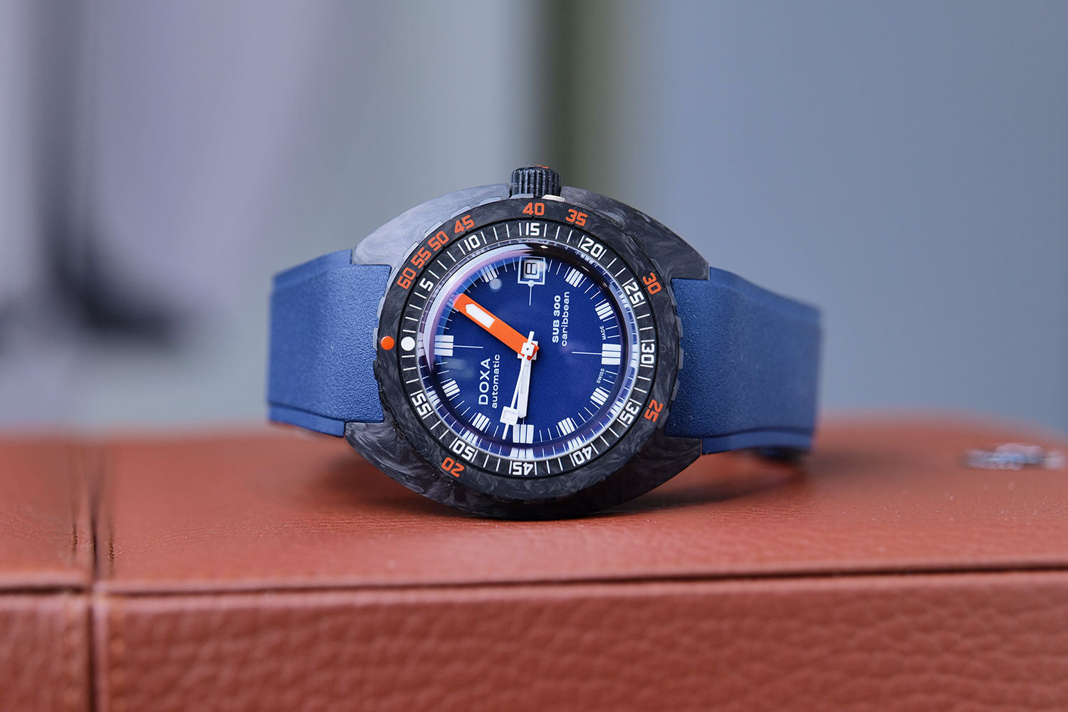 PRE-OWNED DOXA Sub 300 Carbon Caribbean Navy Blue & Rubber Strap 822.70.201.20