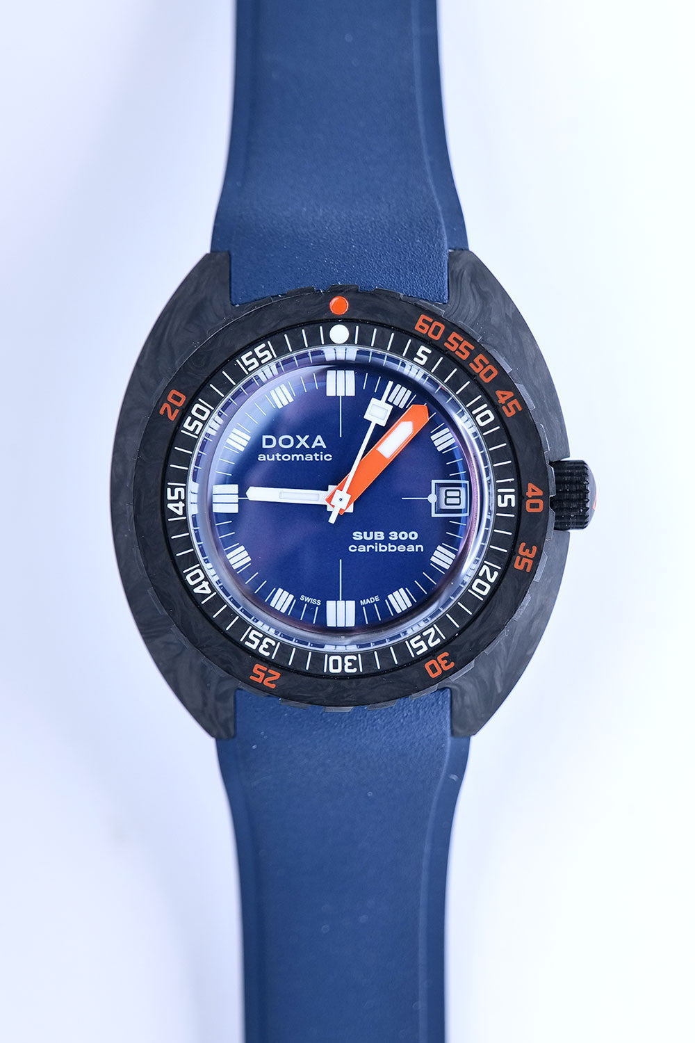 PRE-OWNED DOXA Sub 300 Carbon Caribbean Navy Blue & Rubber Strap 822.70.201.20