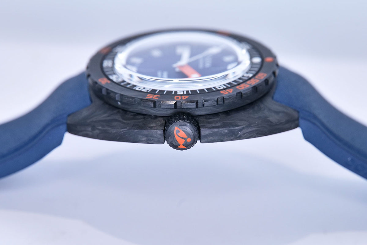 PRE-OWNED DOXA Sub 300 Carbon Caribbean Navy Blue & Rubber Strap 822.70.201.20