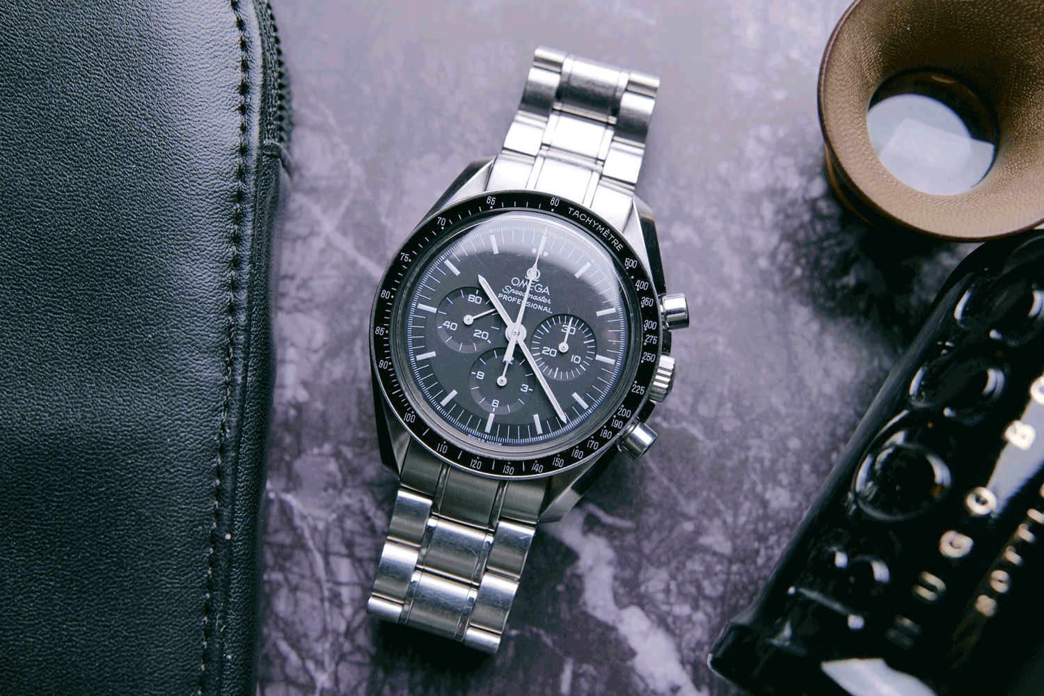 BEGAGNAD Omega Speedmaster Moonwatch 35705000 År 2004