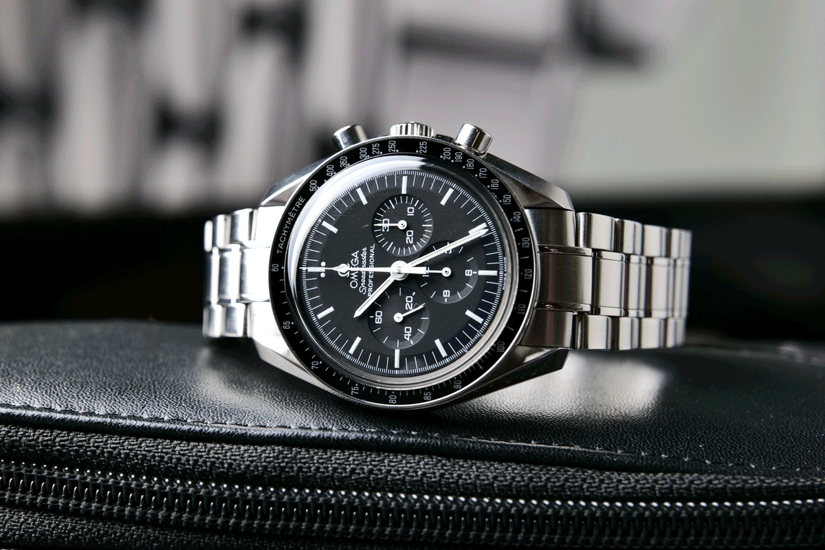 BEGAGNAD Omega Speedmaster Moonwatch 35705000 År 2004