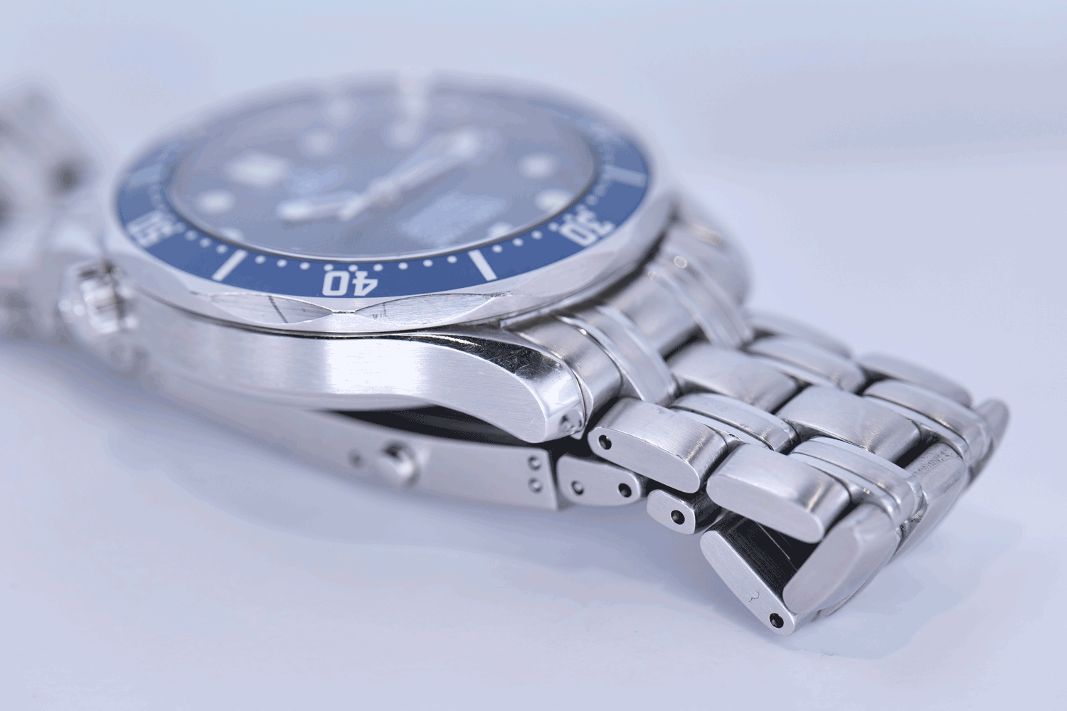BEGAGNAD Omega Seamaster Diver ”James Bond” 25318000