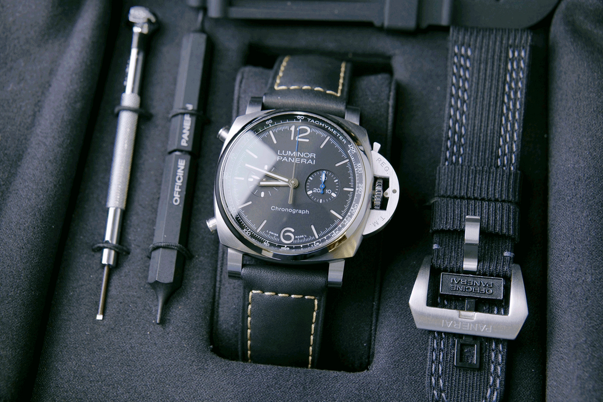 PRE-OWNED Panerai Luminor Chrono PAM01109