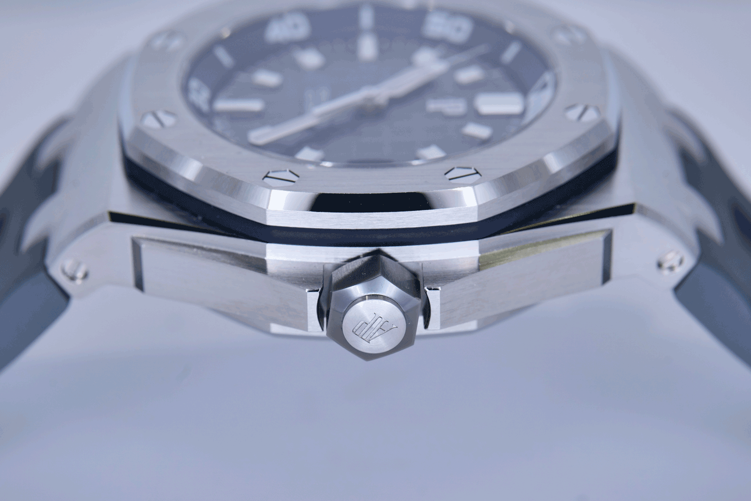 PRE-OWNED Audemars Piguet Royal Oak Offshore 15720ST.OO.A009CA.01