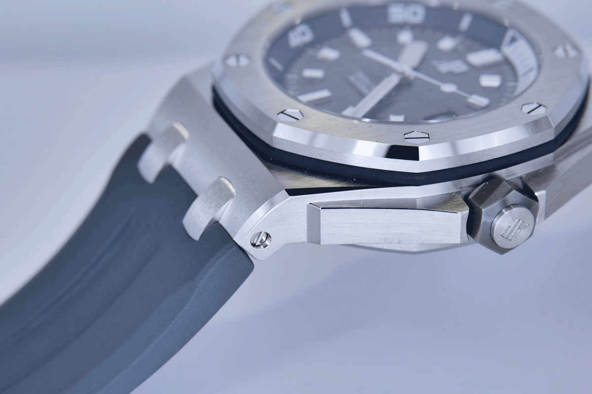 PRE-OWNED Audemars Piguet Royal Oak Offshore 15720ST.OO.A009CA.01