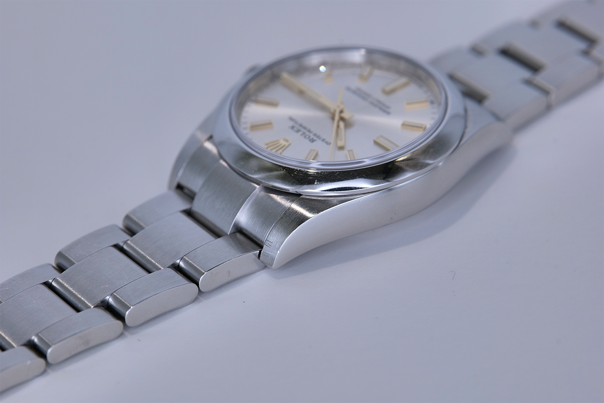 PRE-OWNED Rolex Oyster Perpetual 124200