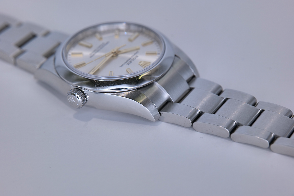 PRE-OWNED Rolex Oyster Perpetual 124200