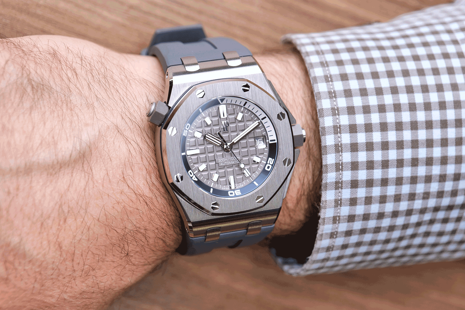 PRE-OWNED Audemars Piguet Royal Oak Offshore 15720ST.OO.A009CA.01