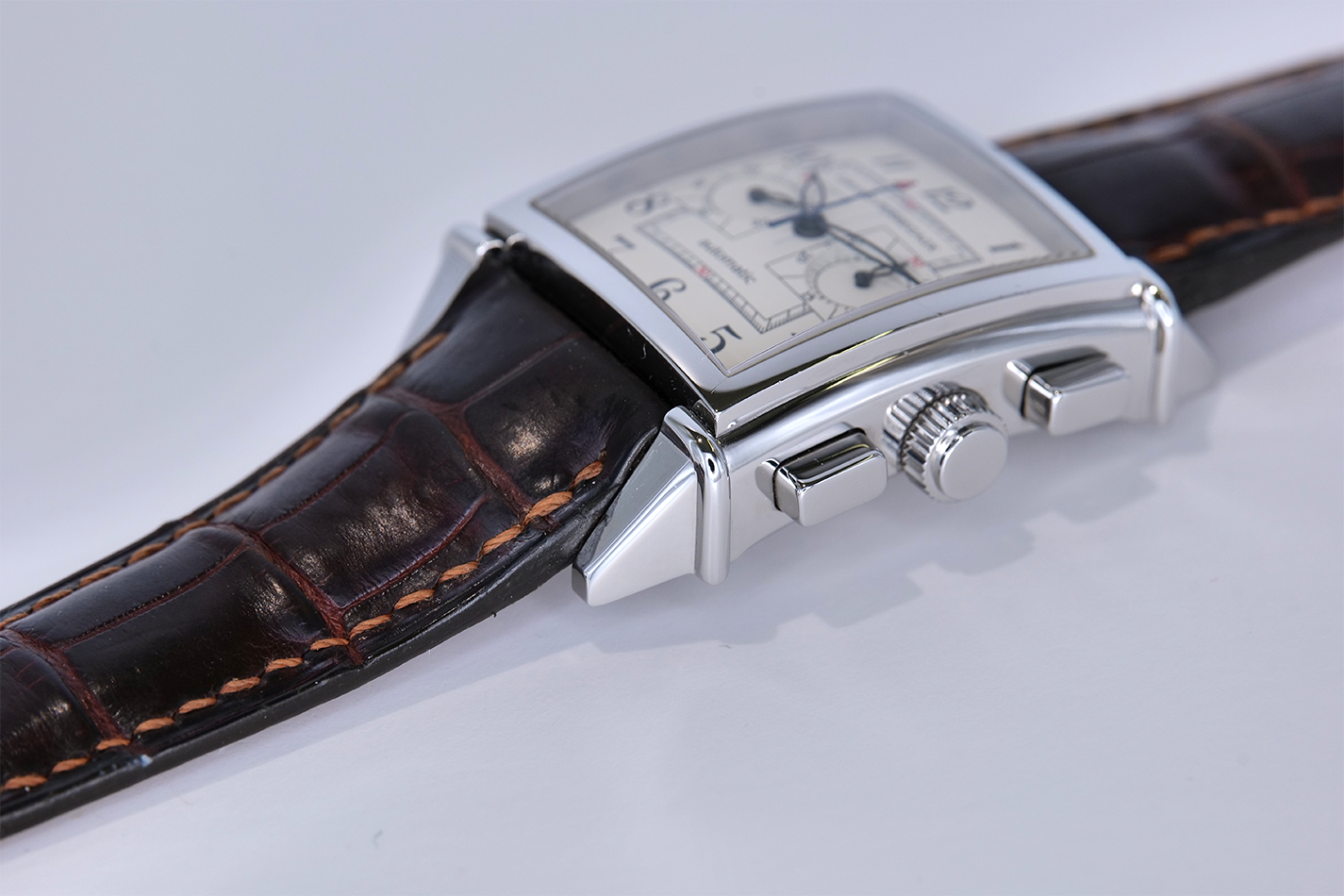 PRE-OWNED Girard-Perregaux 1945 25990.0.11.8186