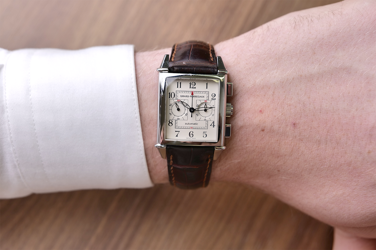 PRE-OWNED Girard-Perregaux 1945 25990.0.11.8186