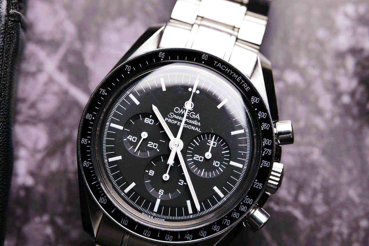 BEGAGNAD Omega Speedmaster Moonwatch 35705000 År 2004