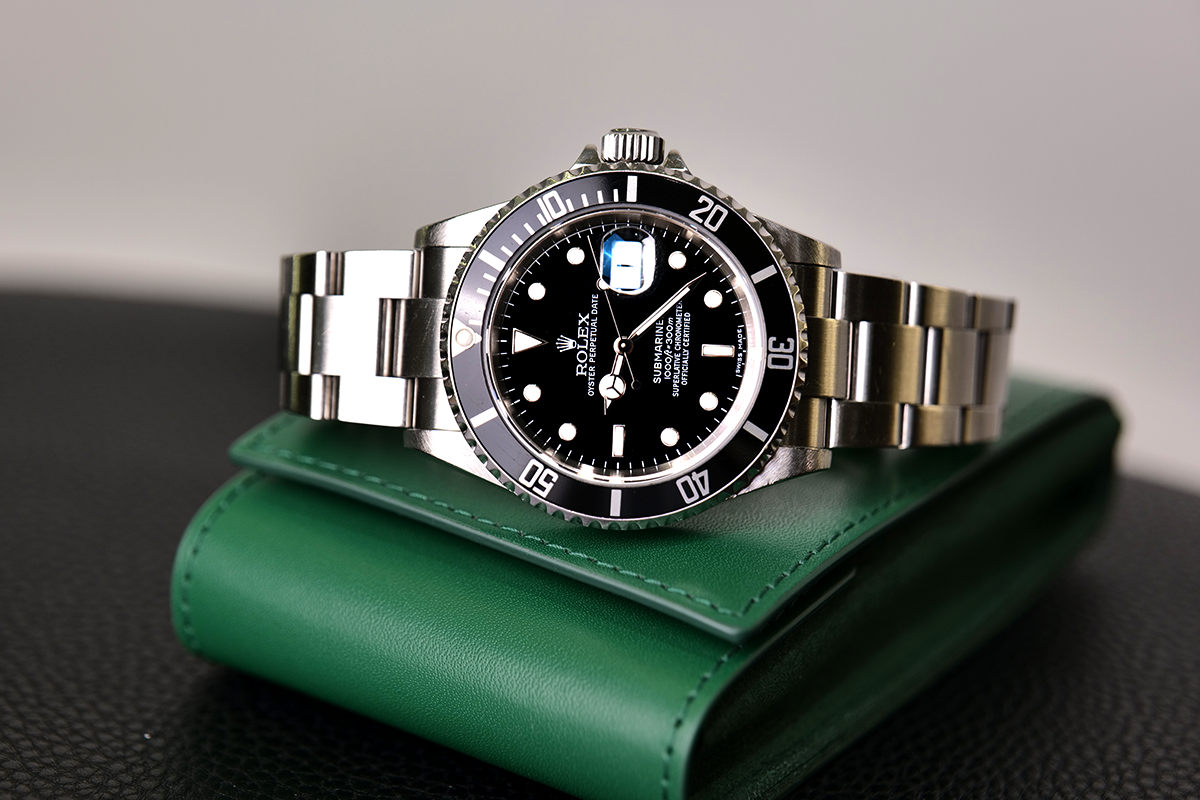 PRE-OWNED Rolex Submariner Date 16610