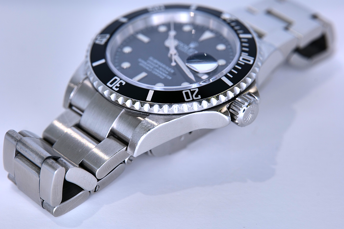 PRE-OWNED Rolex Submariner Date 16610