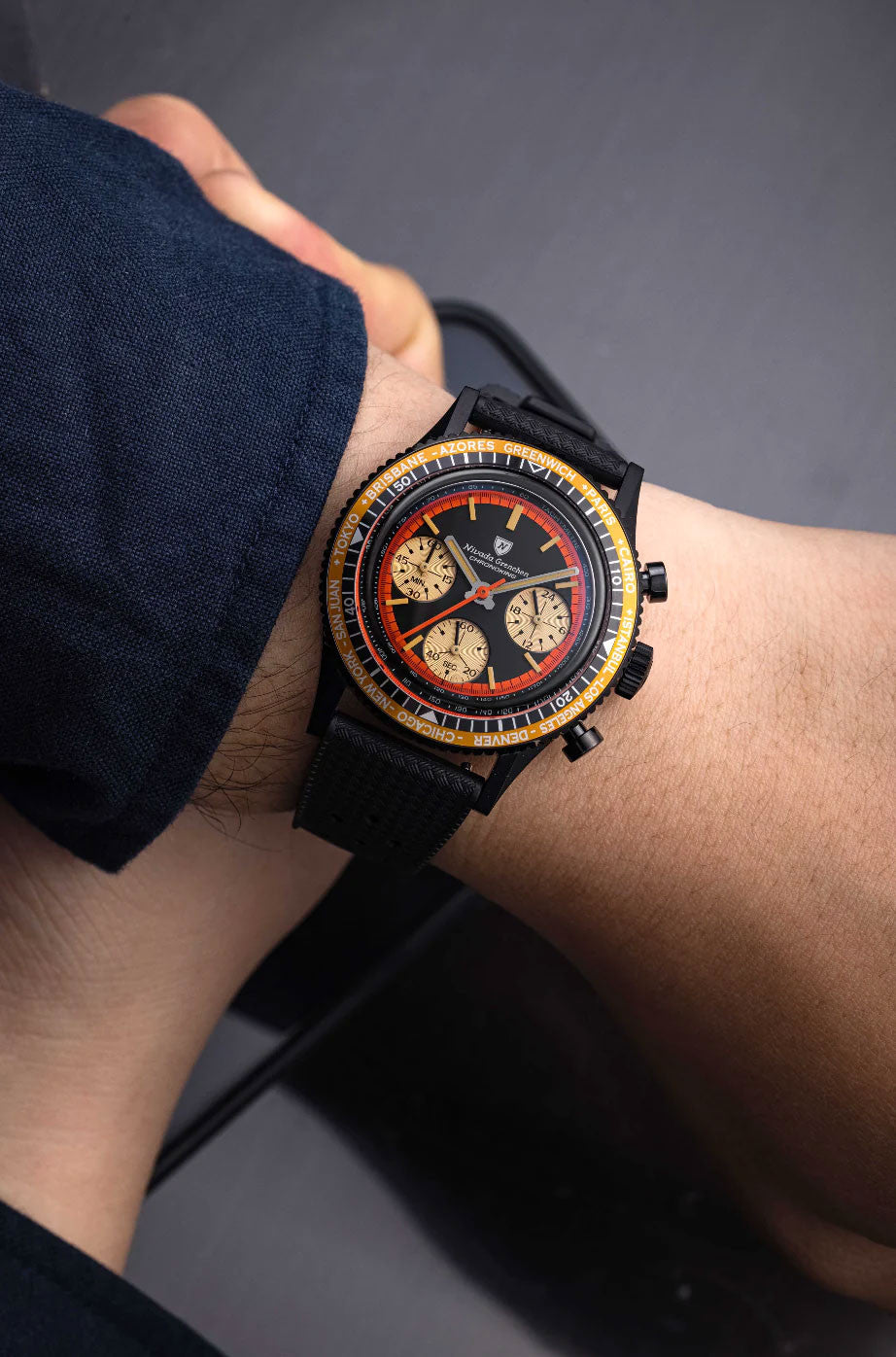 Nivada Grenchen Chronoking Mecaquartz Svart & Gummi 87041Q01