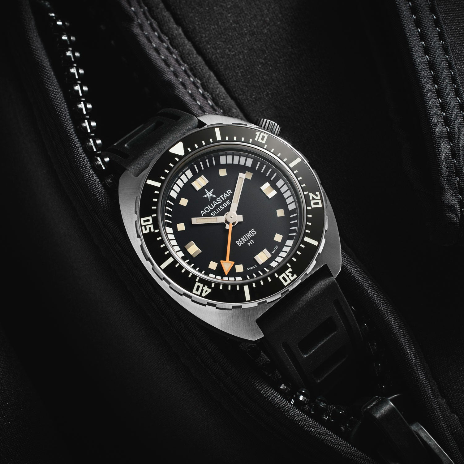 AQUASTAR Benthos Heritage ONE