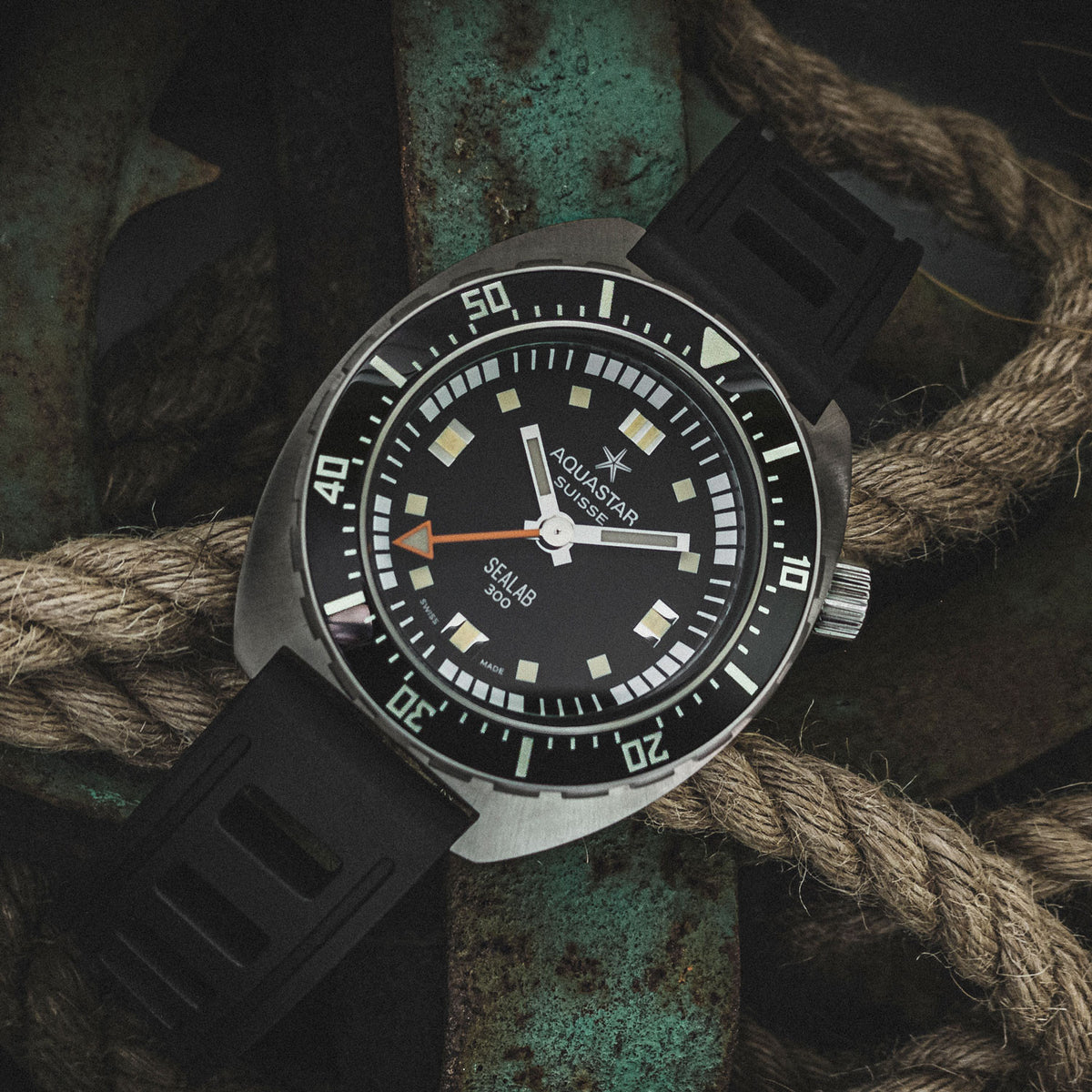 AQUASTAR Benthos Heritage ONE